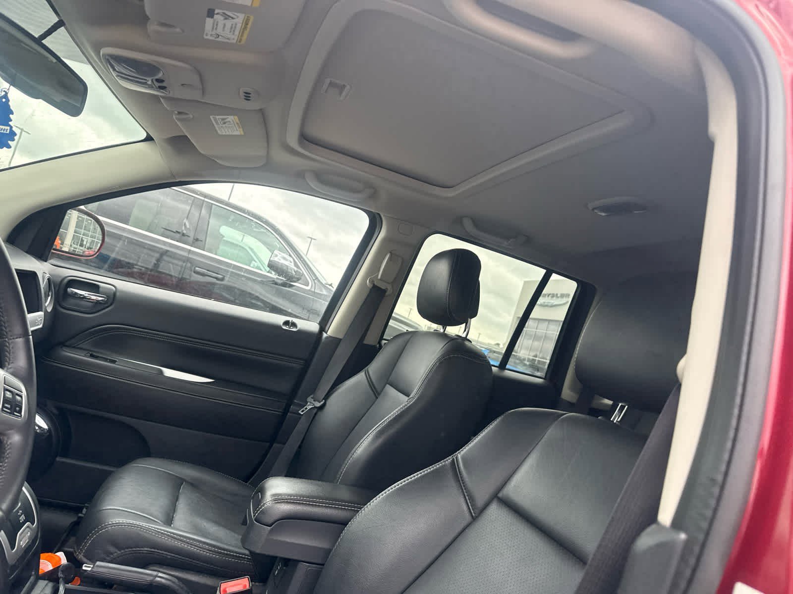 Used 2015 Jeep Compass Limited w/ Sun/Sound Group image 4