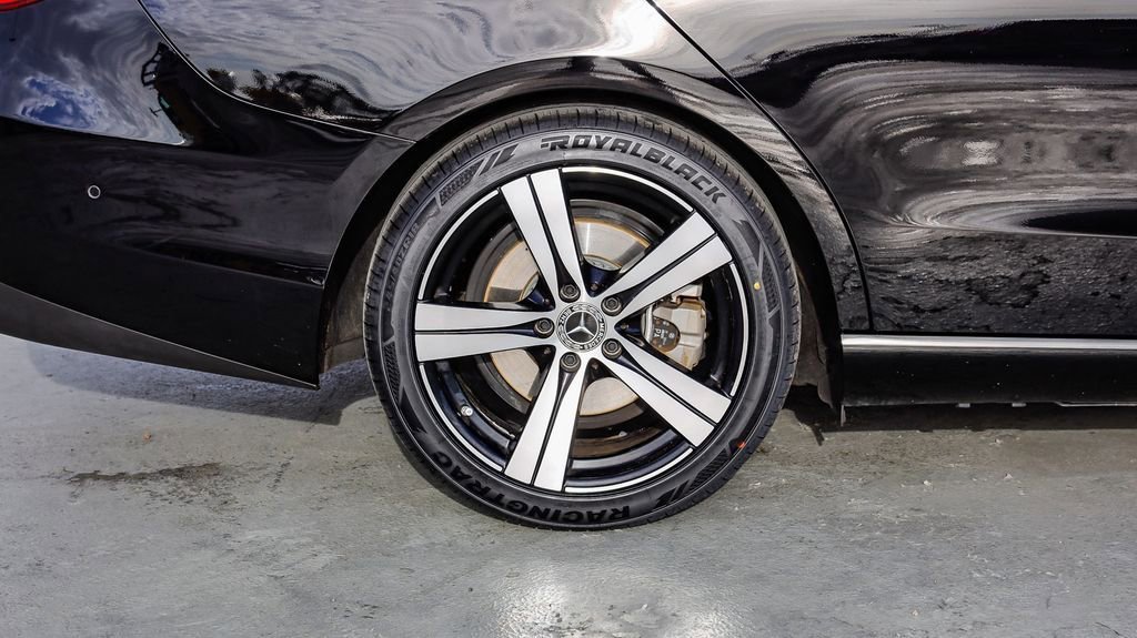 Used 2025 Mercedes-Benz C 300 4MATIC Sedan image 12