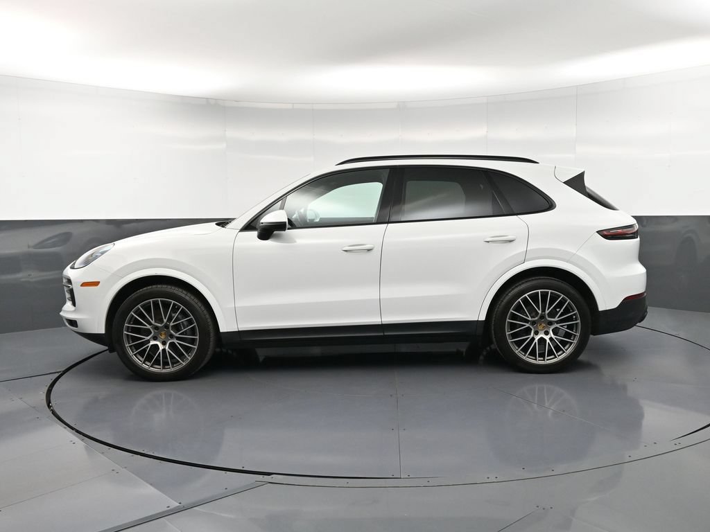 Certified 2022 Porsche Cayenne Platinum Edition AWD/4WD image 2