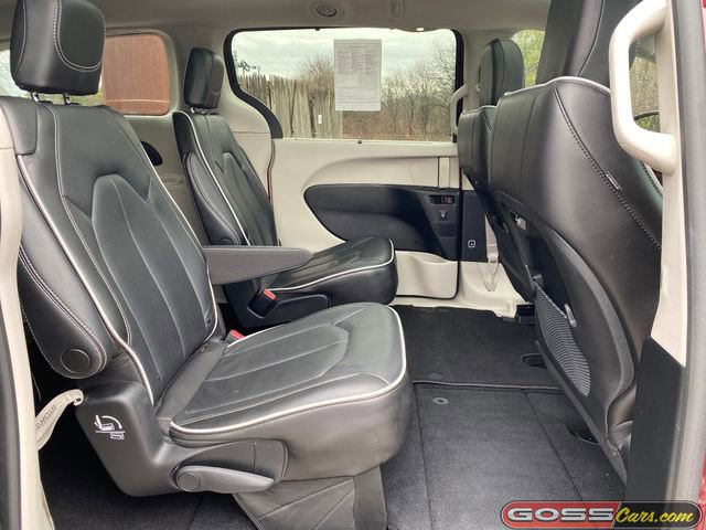 Certified 2023 Chrysler Pacifica Limited w/ Trailer Tow Group AWD/4WD image 8