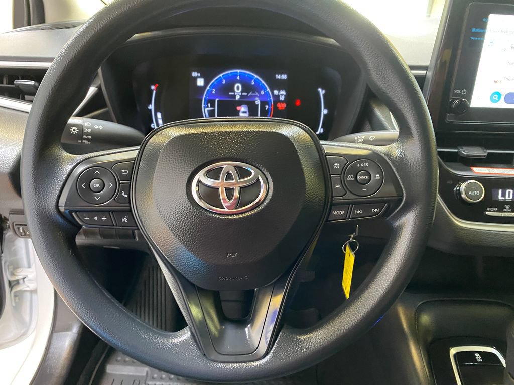 Used 2026 Toyota Corolla LE FWD image 31