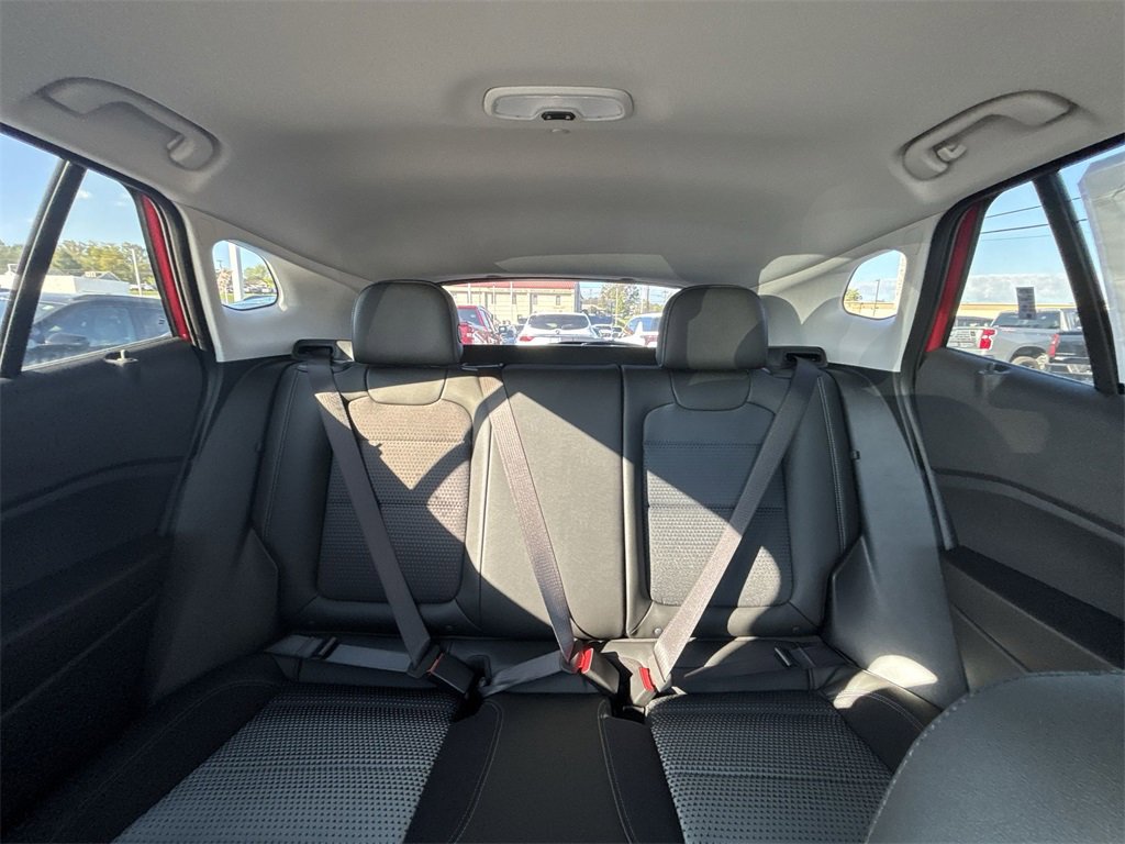 New 2026 Chevrolet Trax LT w/ Sunroof Package image 28