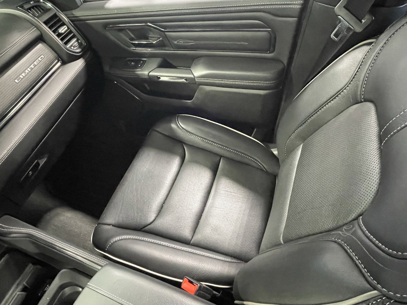 Used 2024 RAM 1500 Limited image 13
