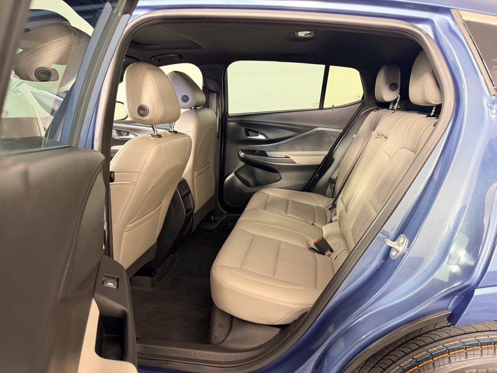 Used 2025 Buick Envista Avenir FWD image 35