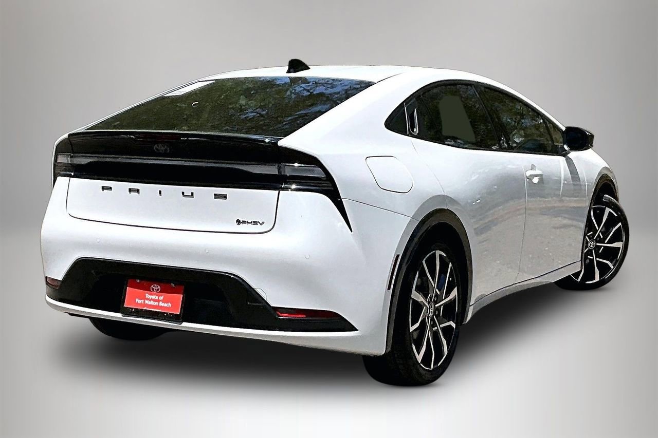 Used 2026 Toyota Prius Plug-In Hybrid image 5