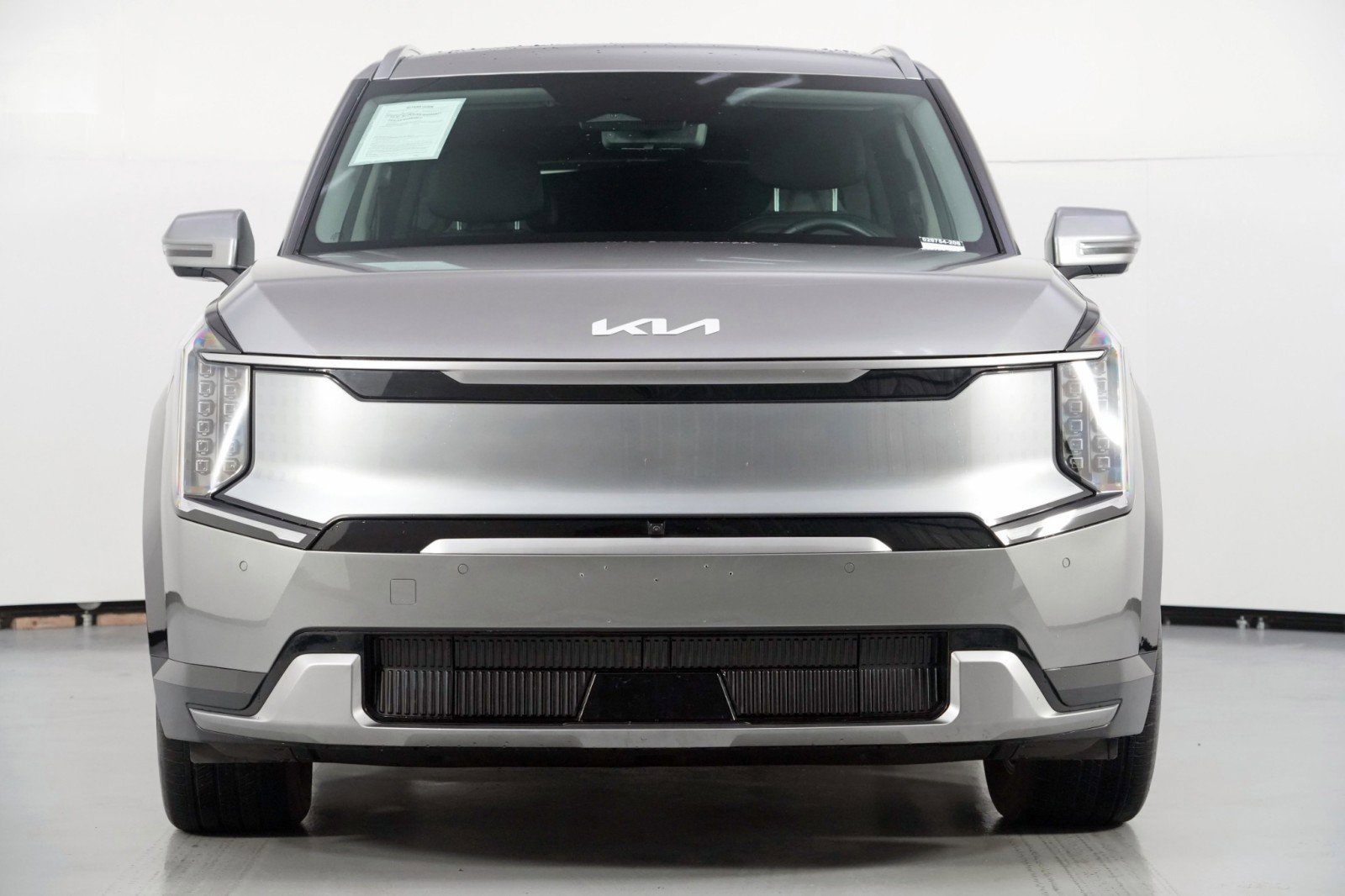 Used 2024 Kia EV9 Land image 7