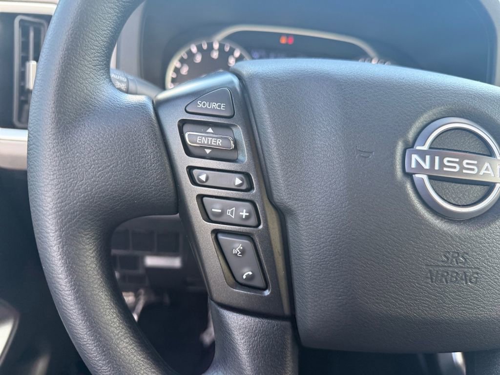Used 2025 Nissan Frontier SV RWD image 23