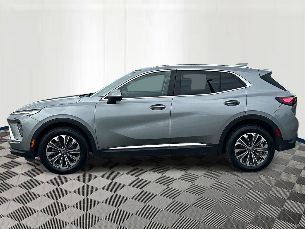 Used 2024 Buick Envision Preferred AWD/4WD image 2