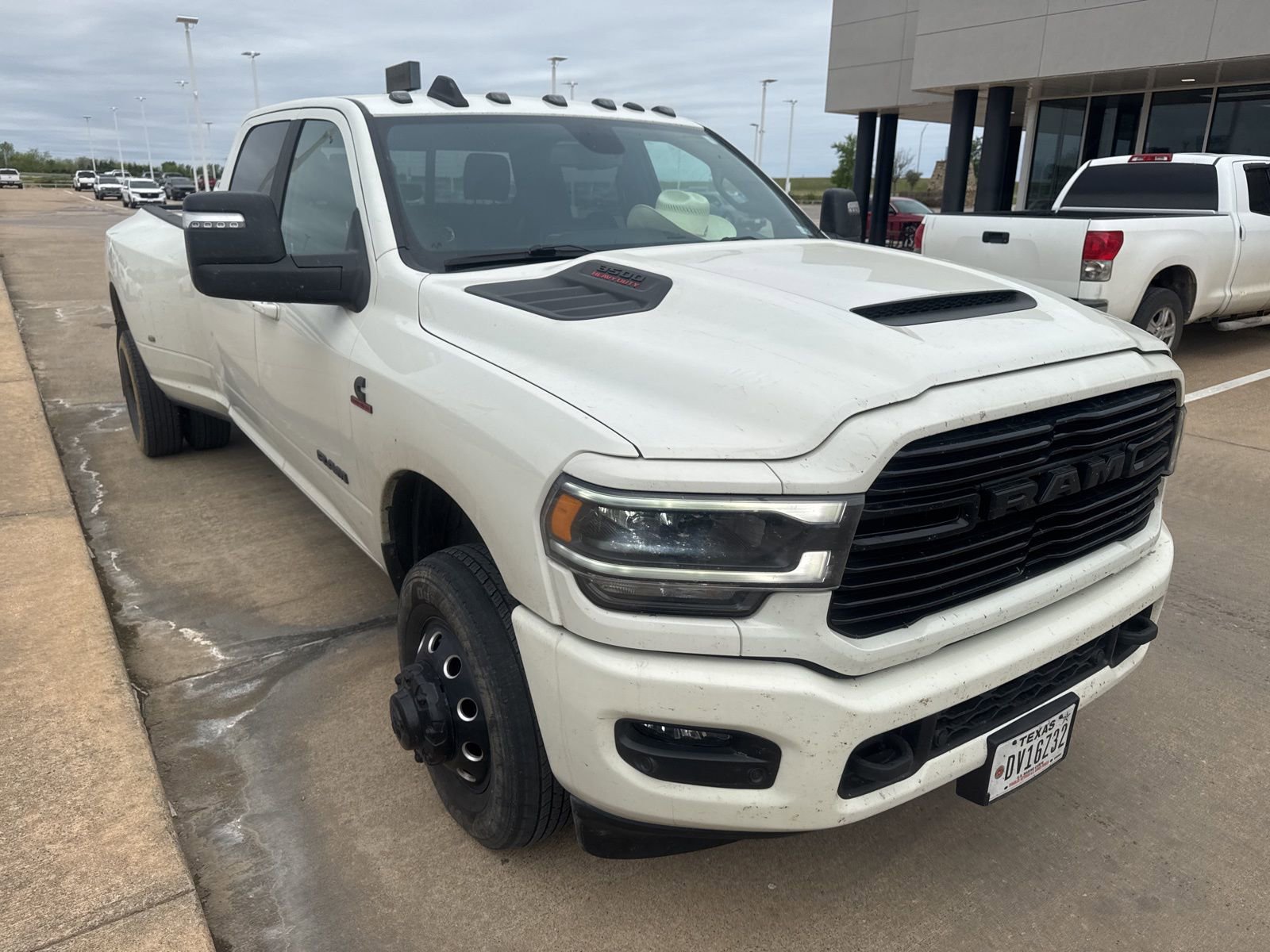 Used 2023 RAM 3500 Laramie w/ Night Edition image 4