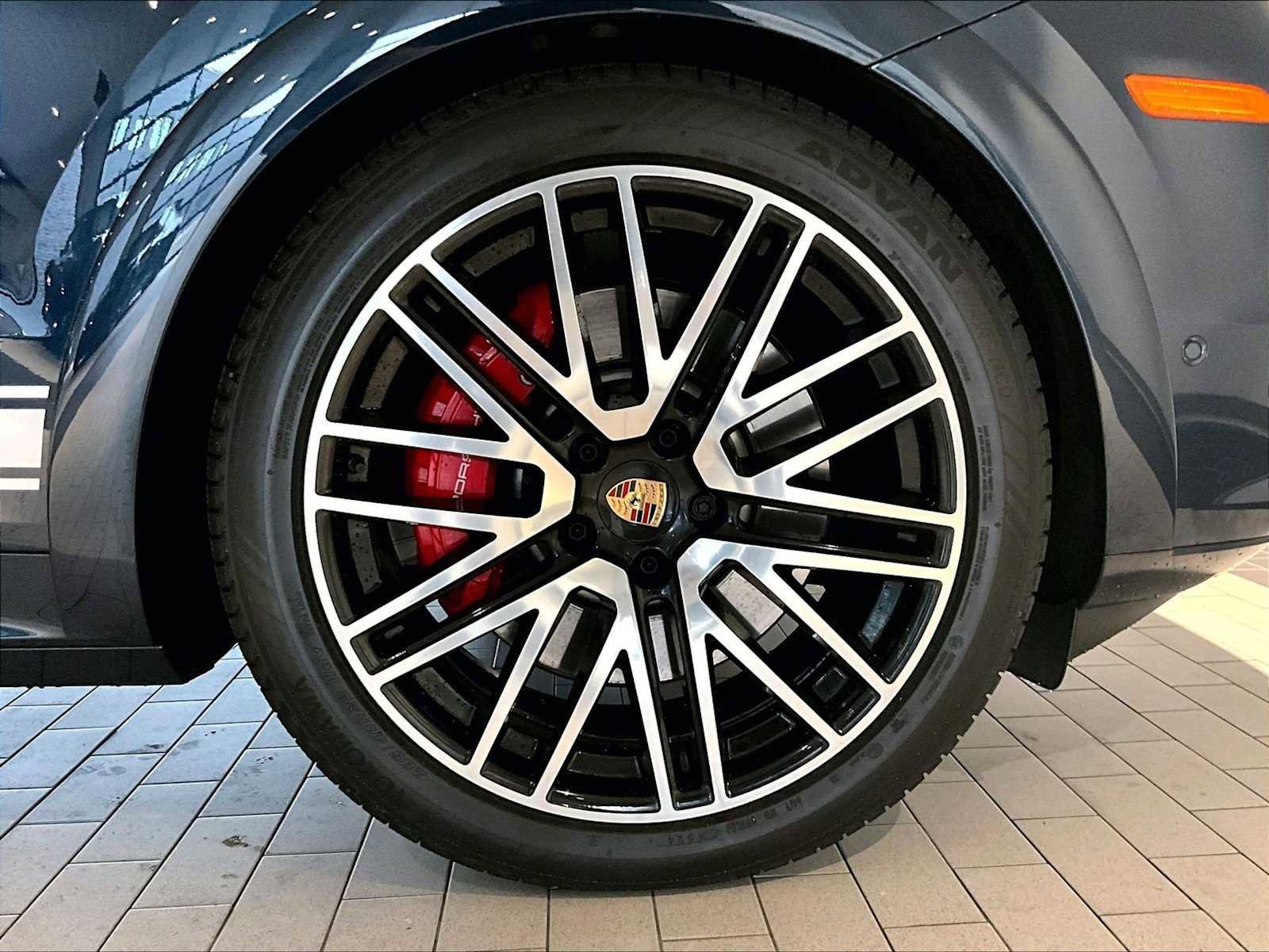 Used 2025 Porsche Cayenne GTS image 14