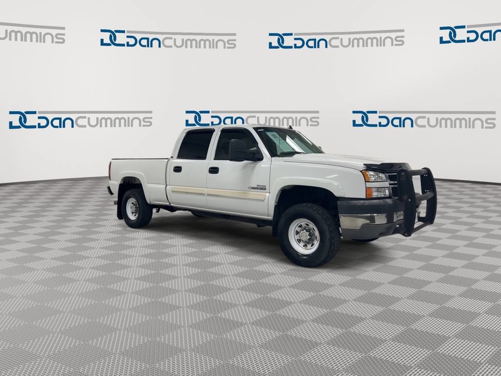 Used 2006 Chevrolet Silverado 2500 LT w/ Heavy-Duty Power Package RWD image 2