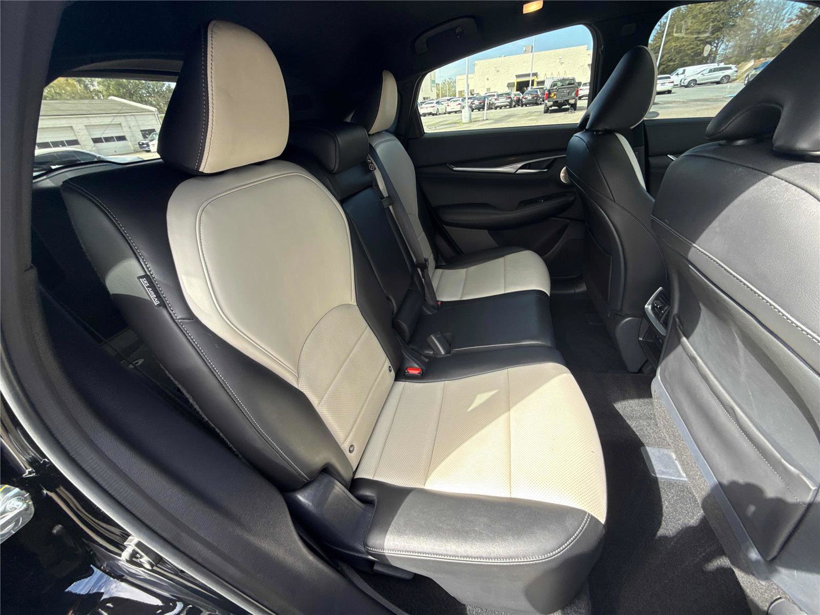 Certified 2025 INFINITI QX55 Essential w/ Accent Package image 29