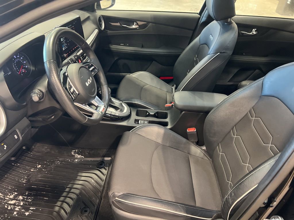 Certified 2024 Kia Forte GT-Line w/ GT-Line Premium Package image 4