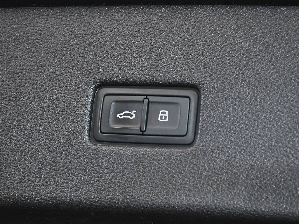 Used 2023 Audi Q8 Premium Plus w/ Premium Plus Package AWD/4WD image 70