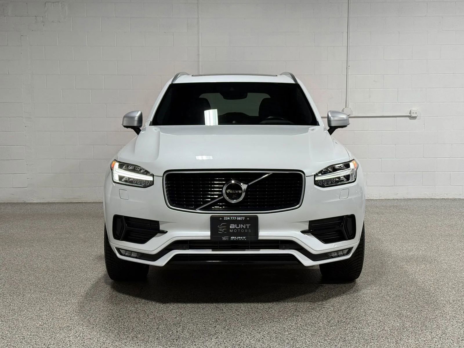 Used 2017 Volvo XC90 T6 R-Design w/ Vision Package AWD/4WD image 3