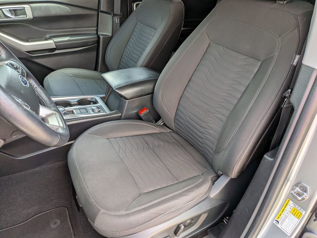 Used 2021 Ford Explorer XLT AWD/4WD image 33