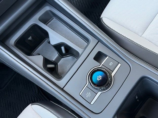 New 2025 Volkswagen Tiguan SE image 23