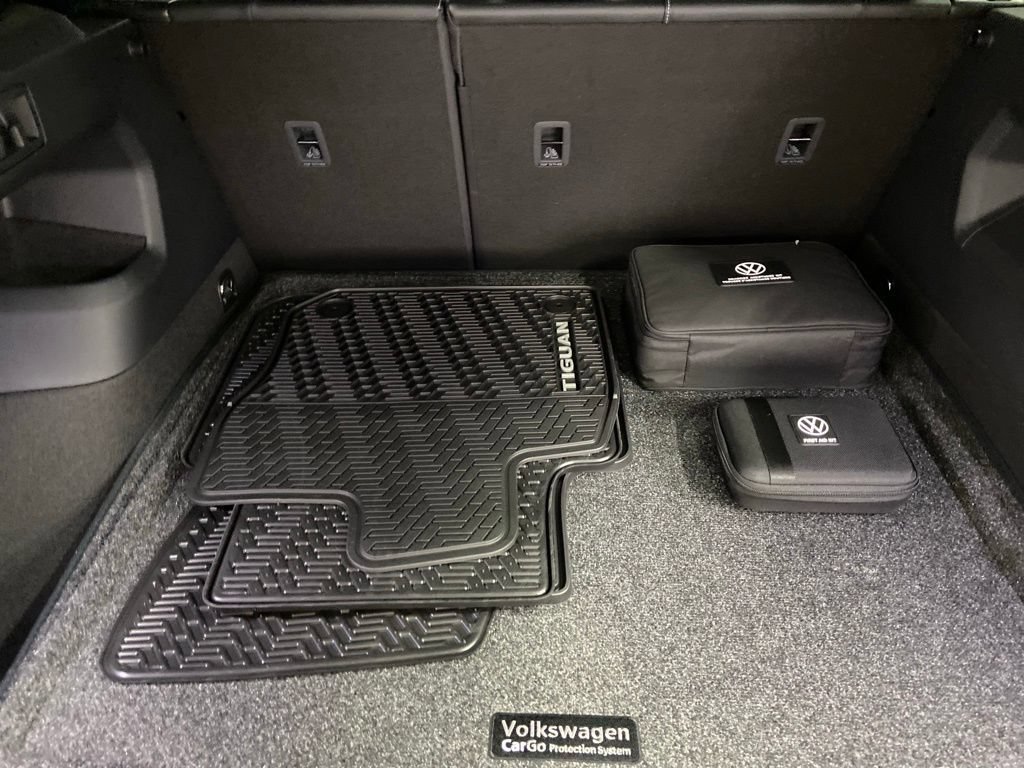 New 2026 Volkswagen Tiguan SE R-Line AWD/4WD image 6