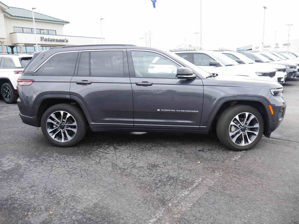 Used 2024 Jeep Grand Cherokee Overland image 21