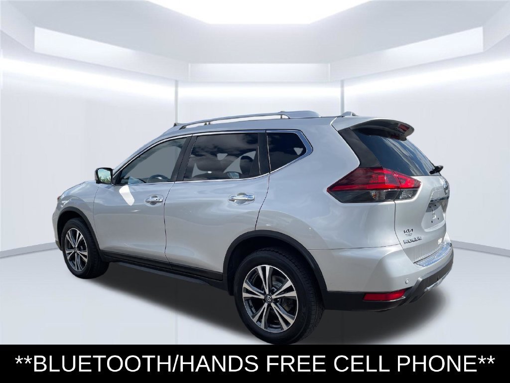 Used 2019 Nissan Rogue SV w/ Premium Package AWD/4WD image 4