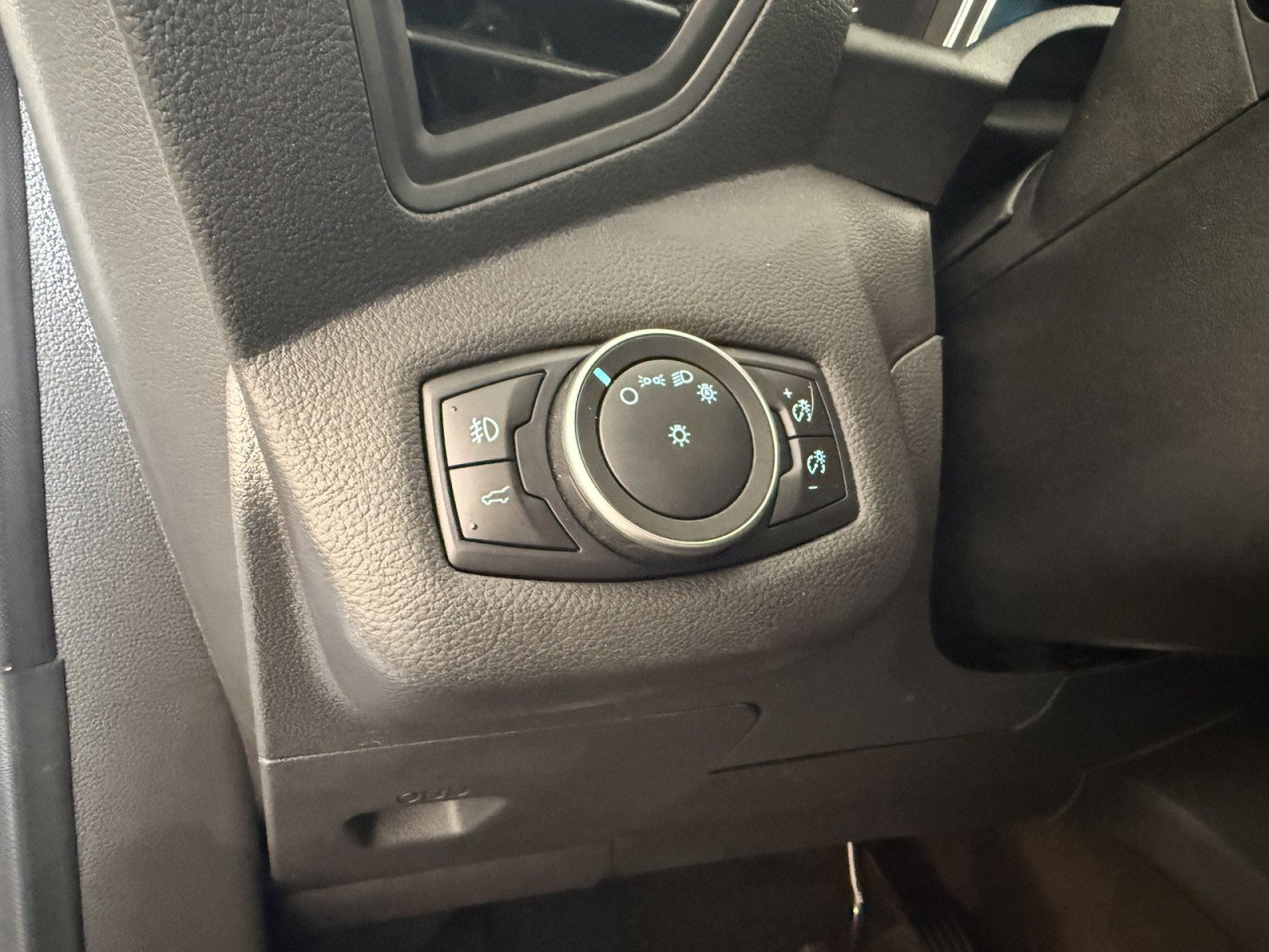 Used 2019 Ford Escape SEL AWD/4WD image 21