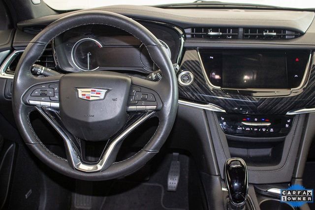 Used 2025 Cadillac XT6 Premium Luxury image 18