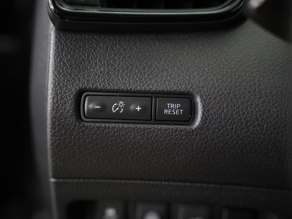 Used 2020 Nissan Rogue SV FWD image 42
