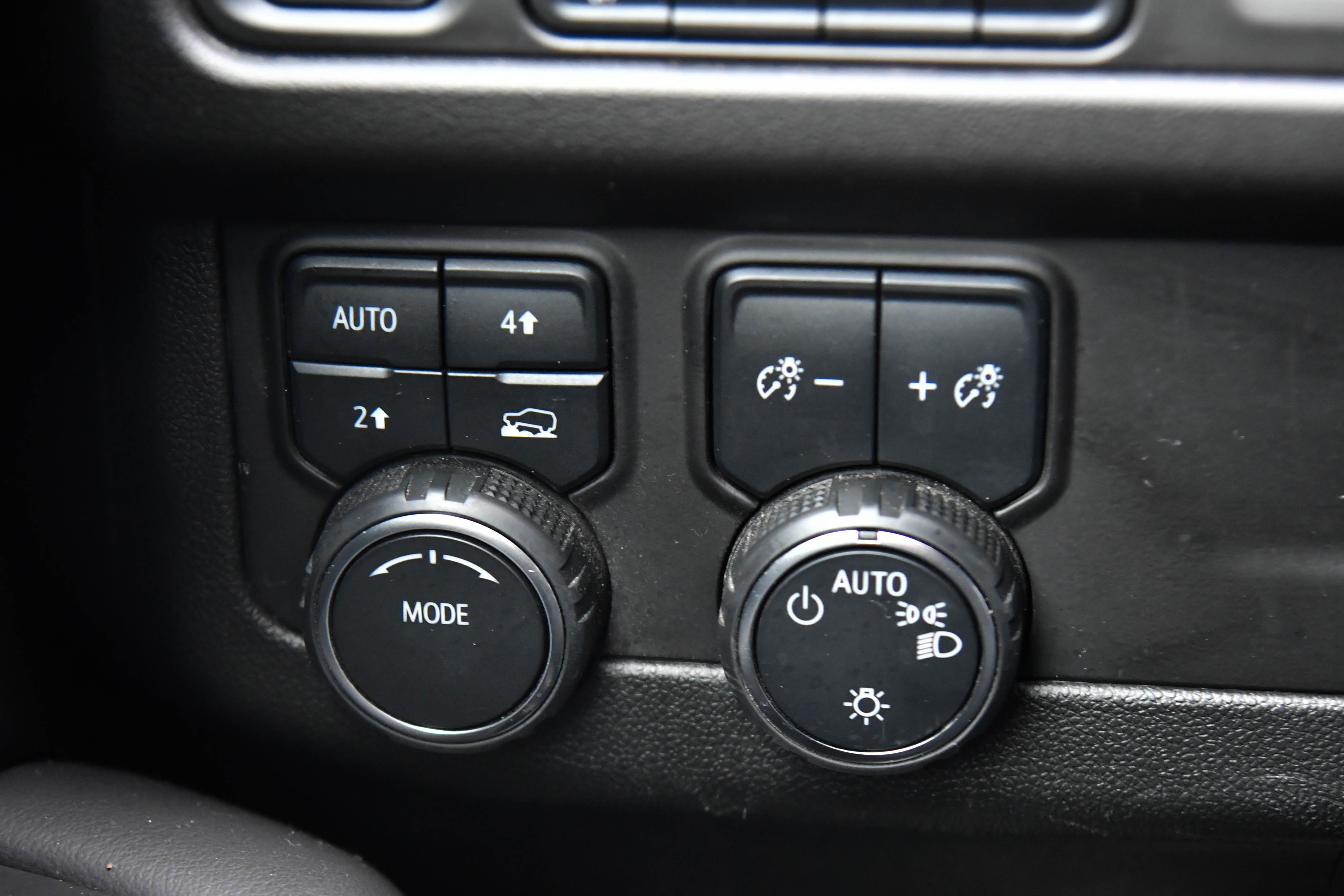 Used 2024 Chevrolet Tahoe LT AWD/4WD image 34