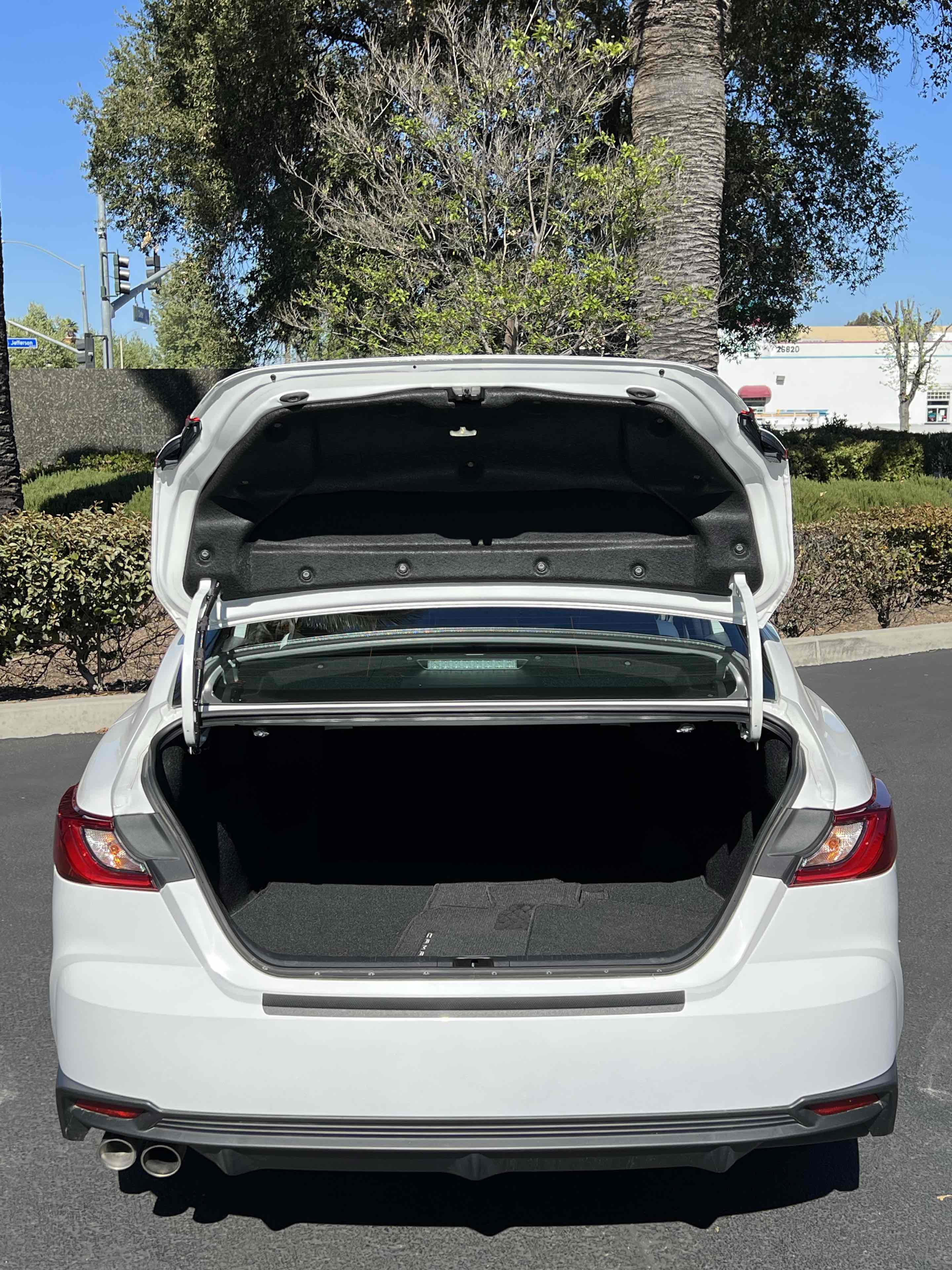 Used 2025 Toyota Camry SE image 70