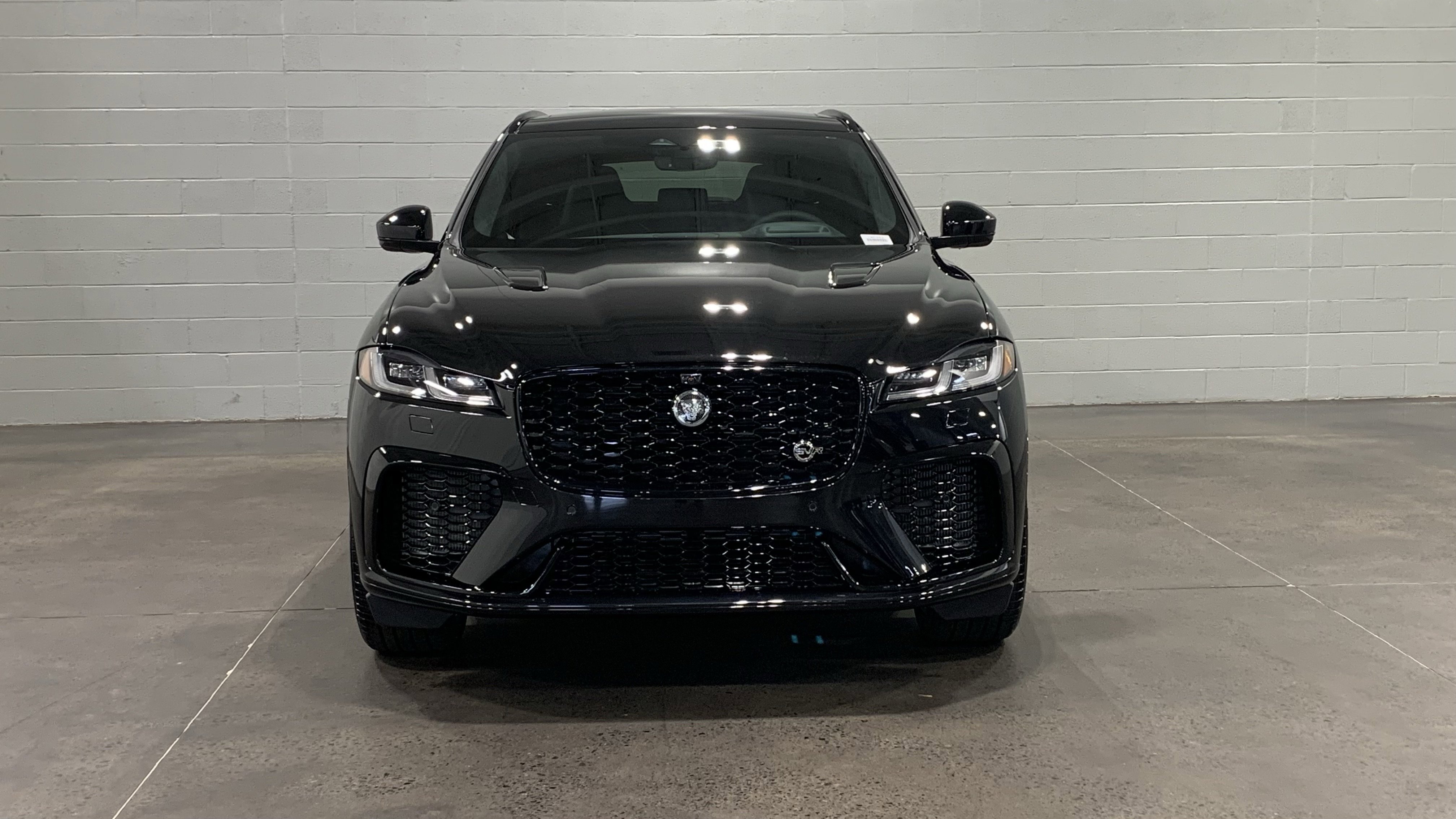 New 2026 Jaguar F-PACE SVR 575 Edition image 9