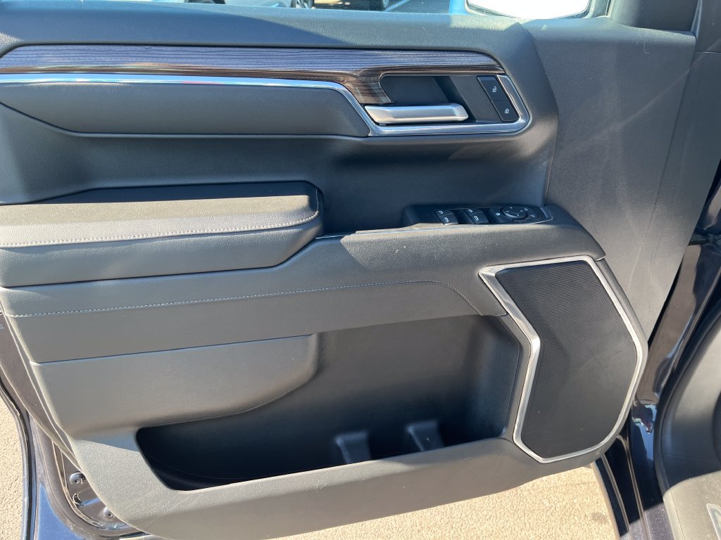 Used 2023 Chevrolet Silverado 1500 LT AWD/4WD image 12