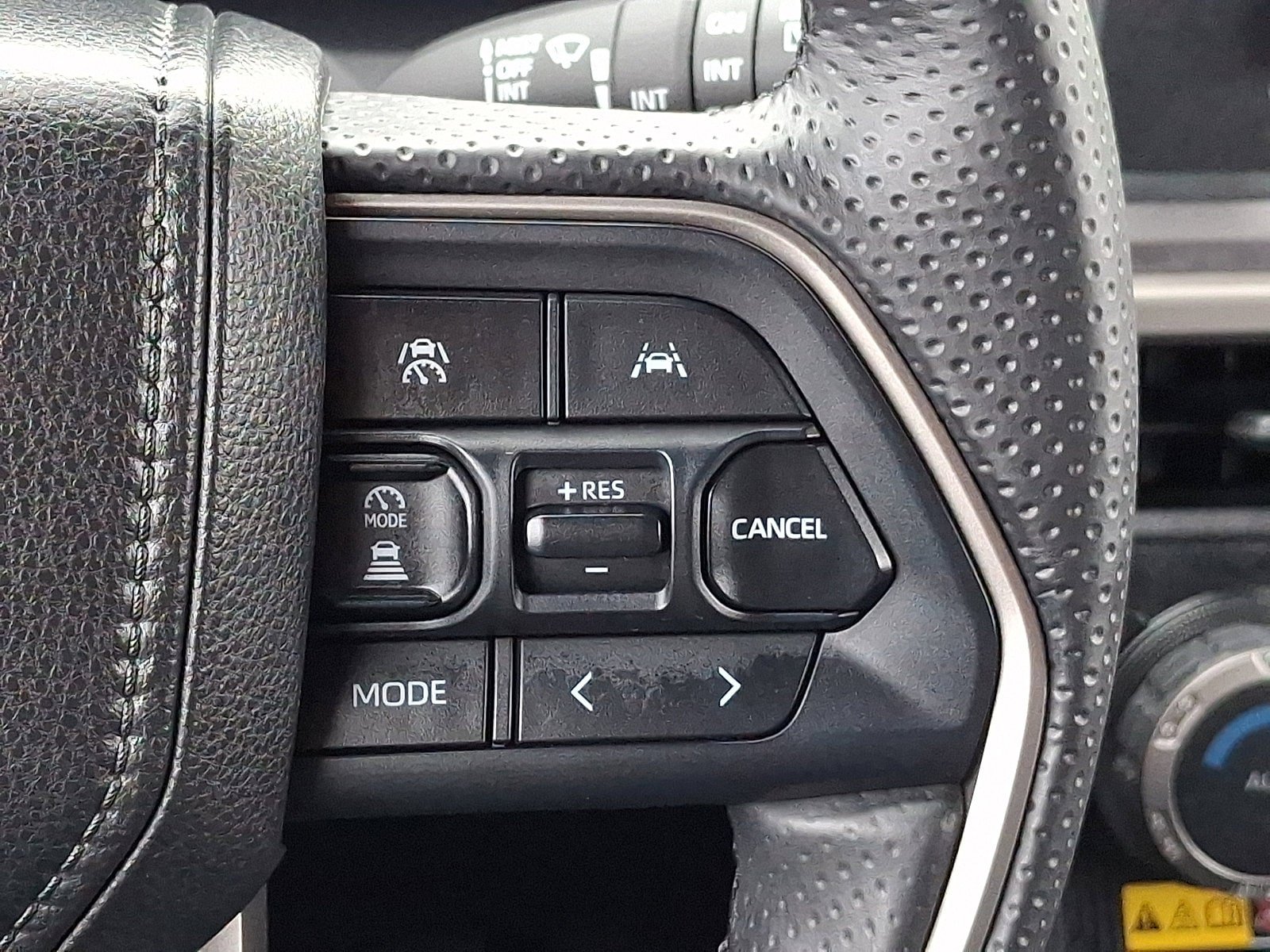 Certified 2025 Toyota 4Runner TRD Off-Road AWD/4WD image 21