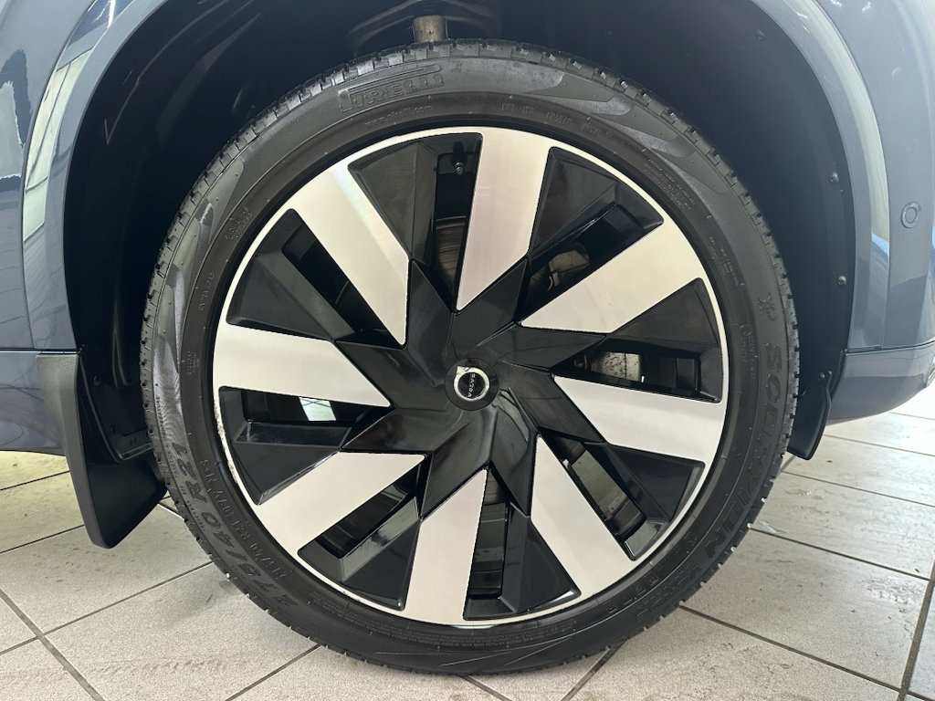 Used 2025 Volvo XC90 T8 Plus w/ Protection Package Premier AWD/4WD image 15