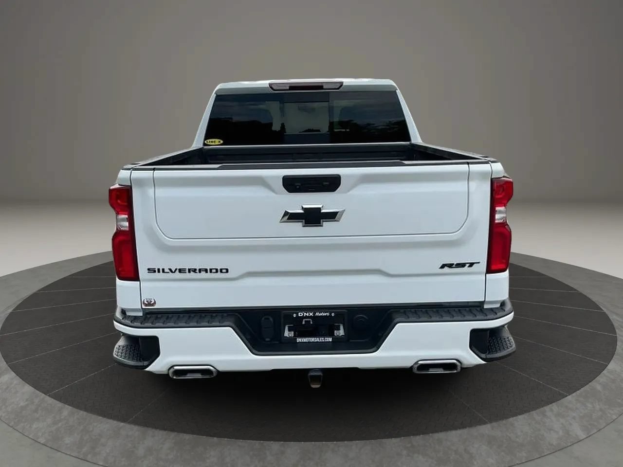 Used 2022 Chevrolet Silverado 1500 RST w/ Convenience Package II AWD/4WD image 4