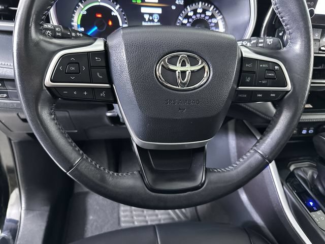 Used 2023 Toyota Highlander XLE AWD/4WD image 11