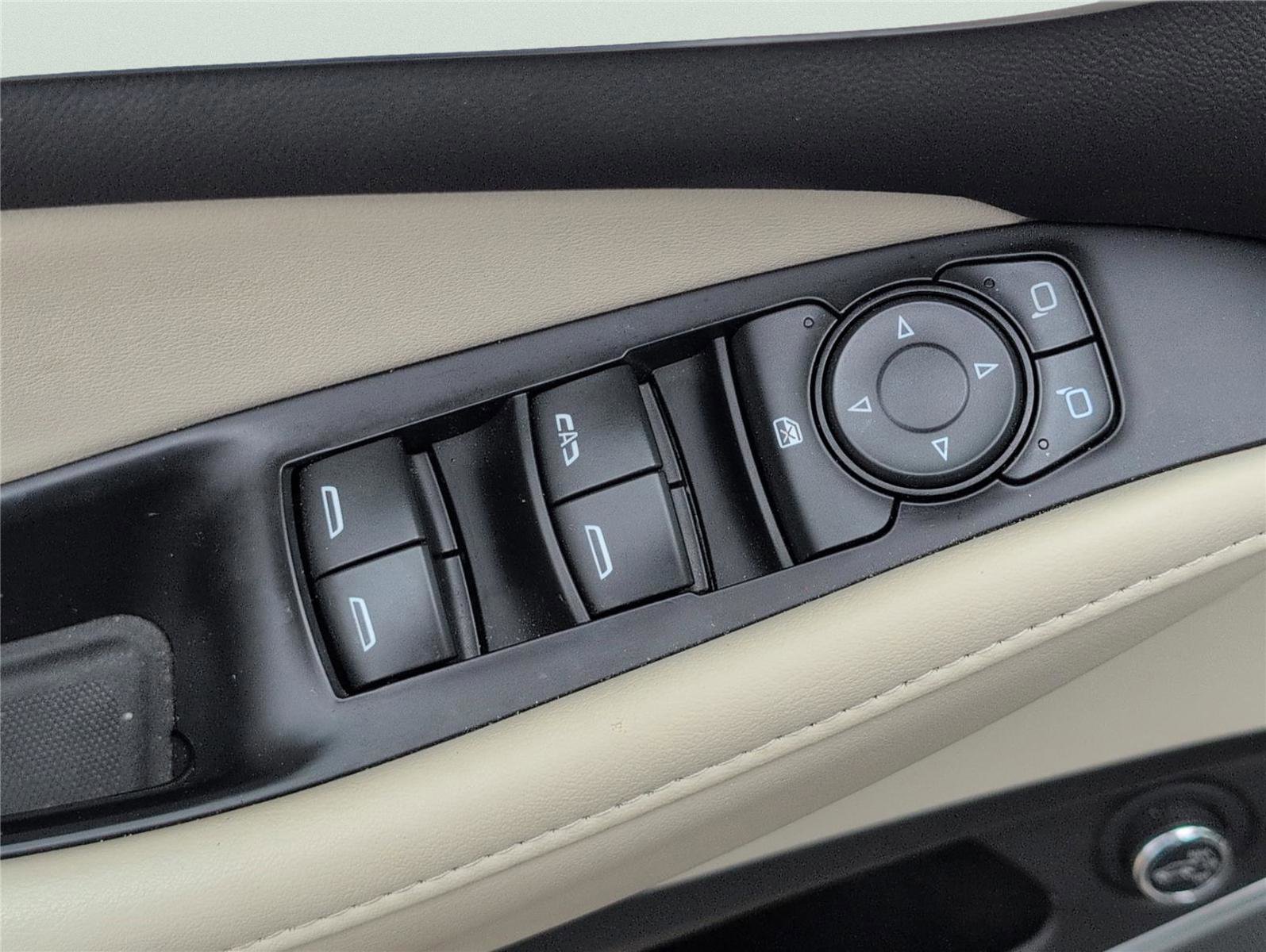 Used 2021 Buick Enclave Essence w/ Sound and Sites Package image 18