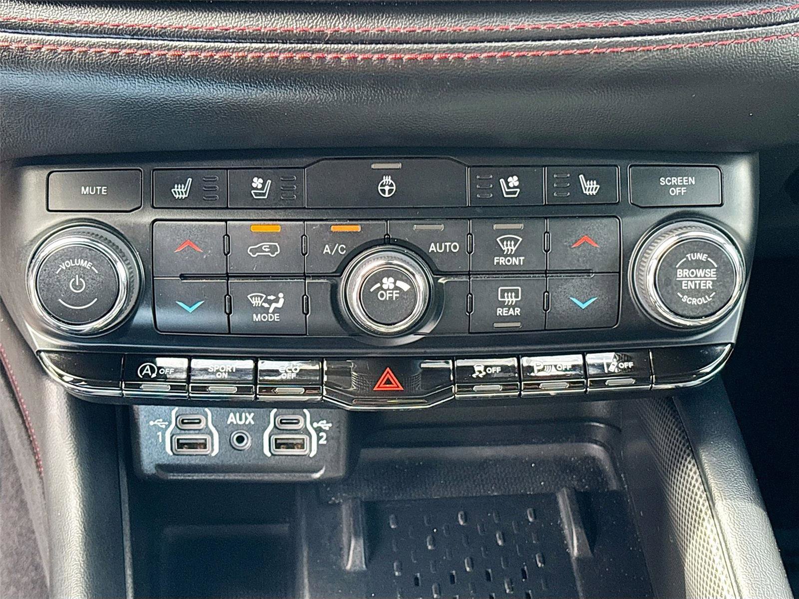 Used 2025 Dodge Durango GT AWD/4WD image 16