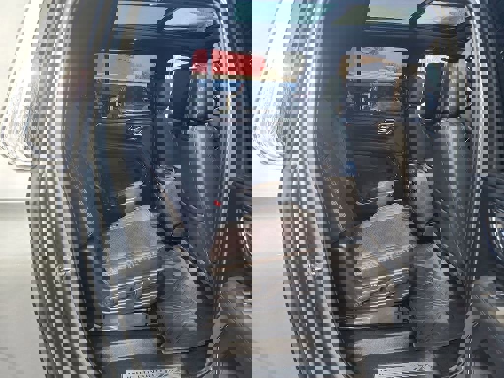 Certified 2023 Chevrolet Suburban High Country image 27