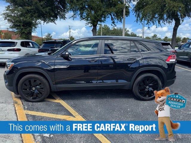 Used 2025 Volkswagen Atlas Cross Sport SE FWD image 2