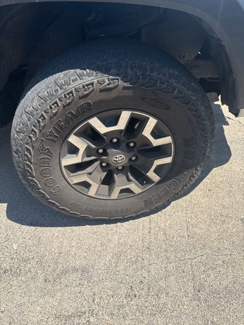 Used 2023 Toyota Tacoma TRD Off-Road w/ Technology Package image 25