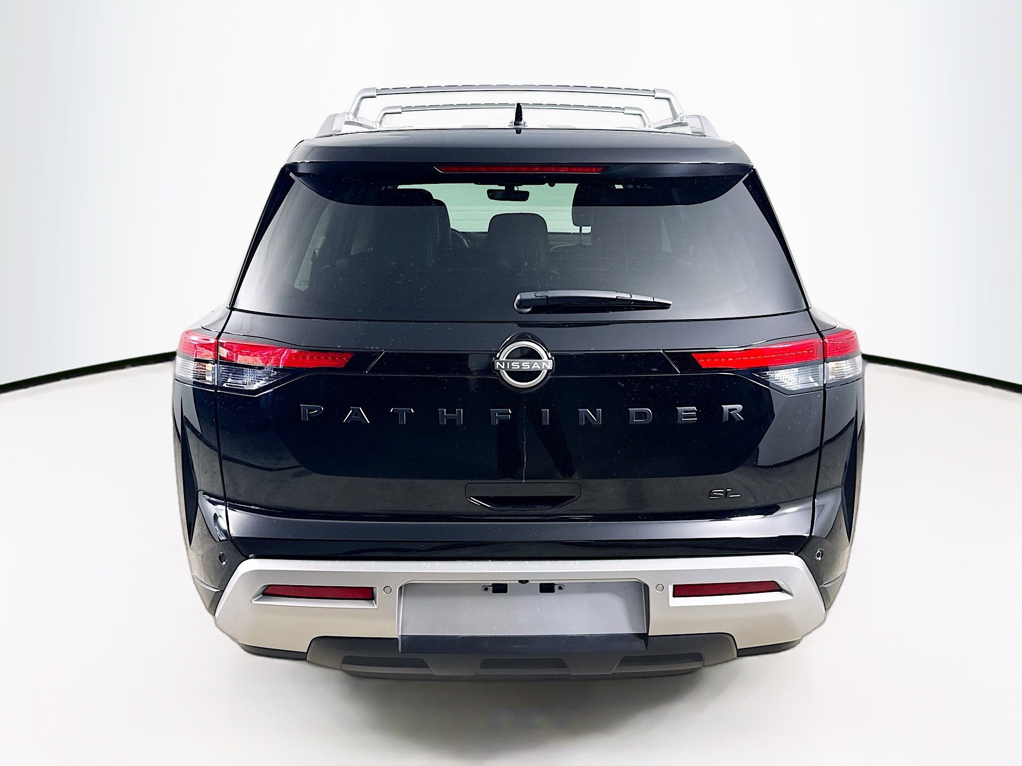 Used 2024 Nissan Pathfinder SL w/ Black Appearance Package image 32