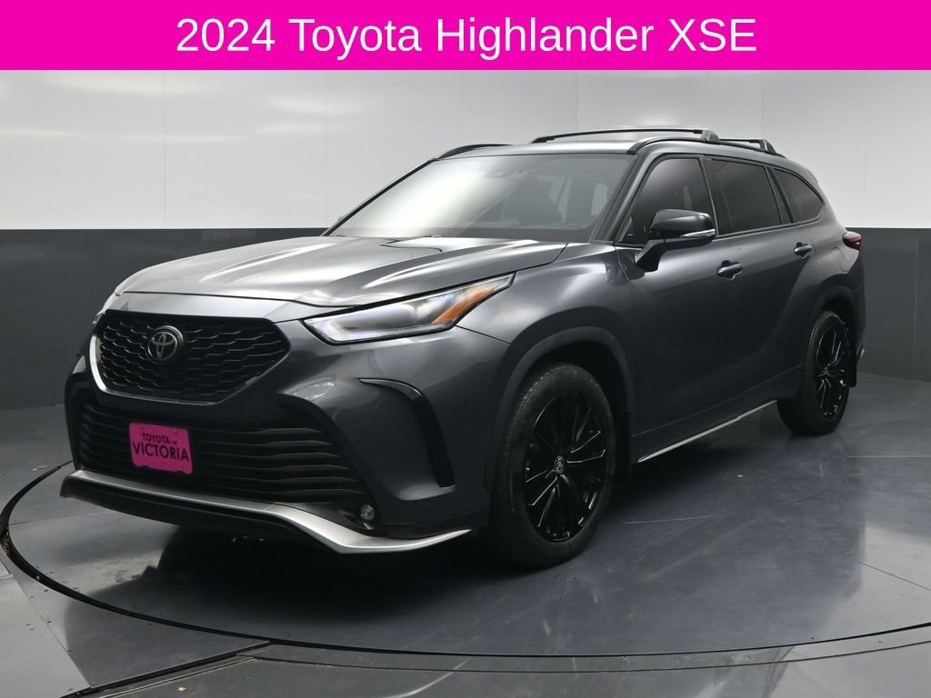 Used 2024 Toyota Highlander XSE FWD image 2