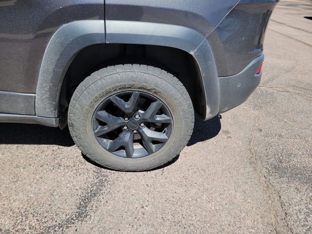 Used 2018 Jeep Cherokee Trailhawk w/ Quick Order Package 27L image 7