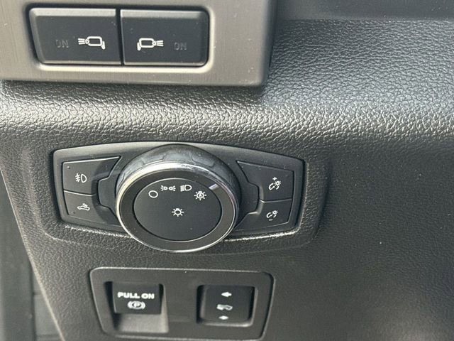 Used 2018 Ford F150 Platinum w/ Equipment Group 701A Luxury image 17