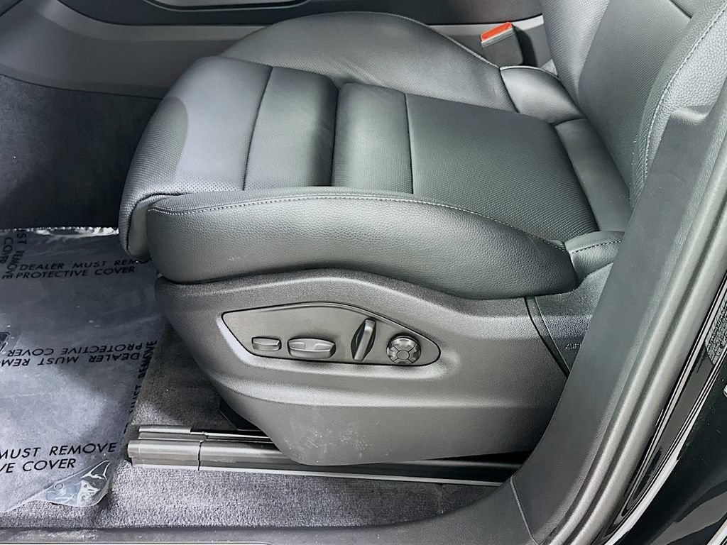 New 2026 Porsche Cayenne AWD/4WD image 22