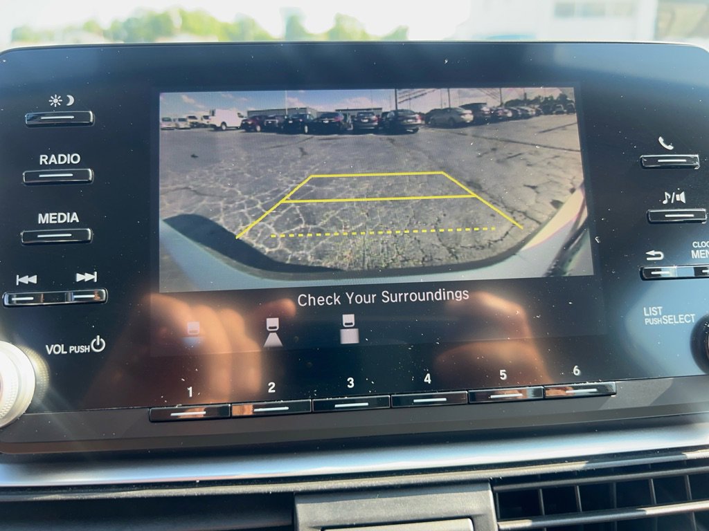 Used 2018 Honda Accord LX image 30