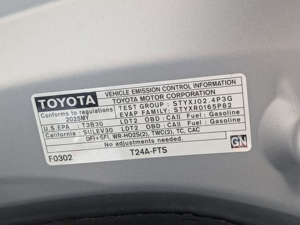 Used 2025 Toyota Highlander LE image 33