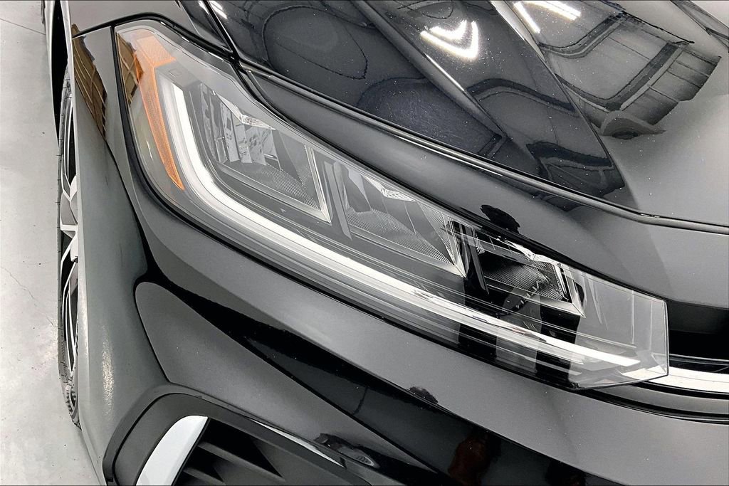 Used 2025 Volkswagen Jetta SE image 38