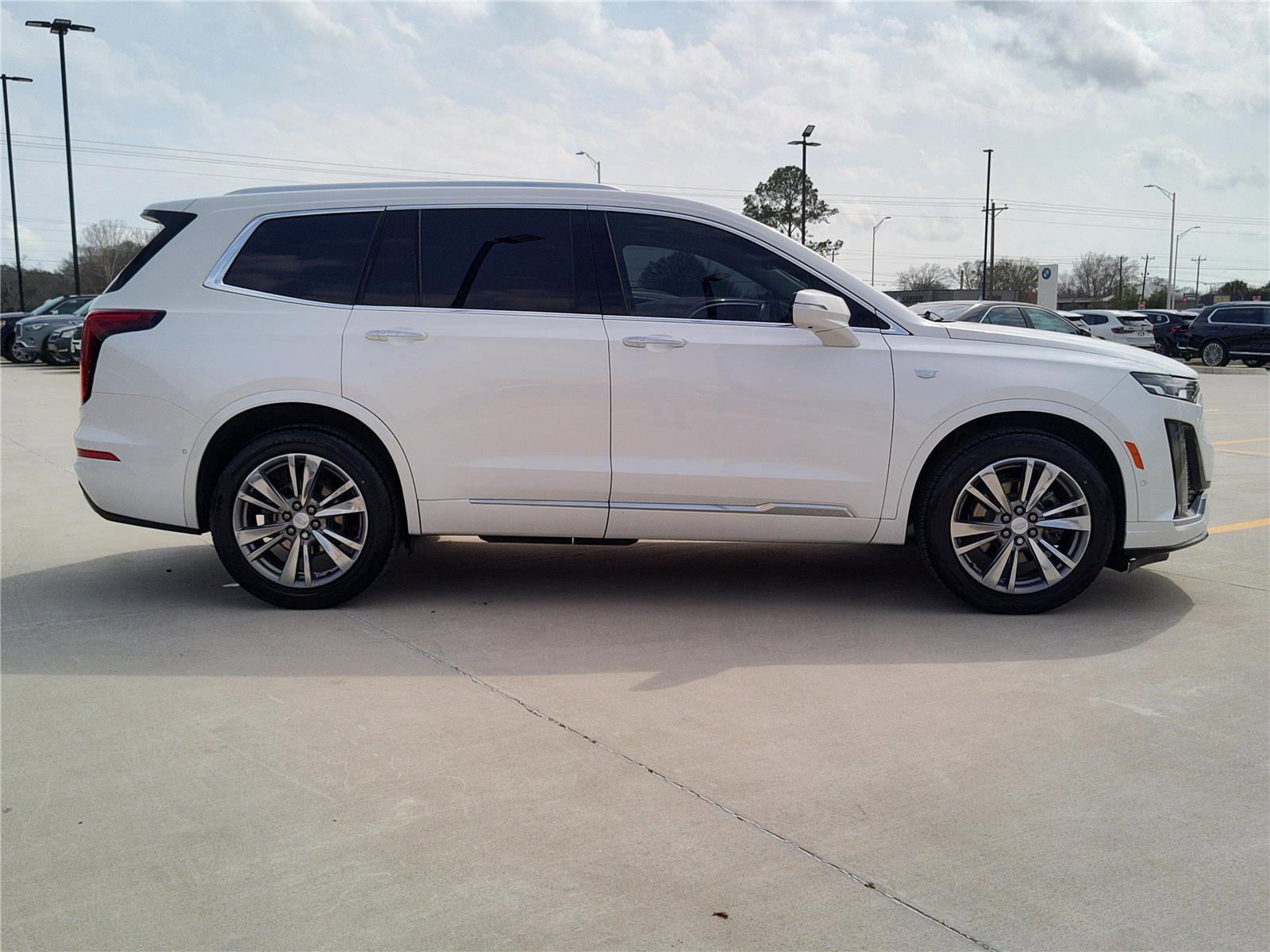 Used 2022 Cadillac XT6 Premium Luxury w/ Technology Package image 11