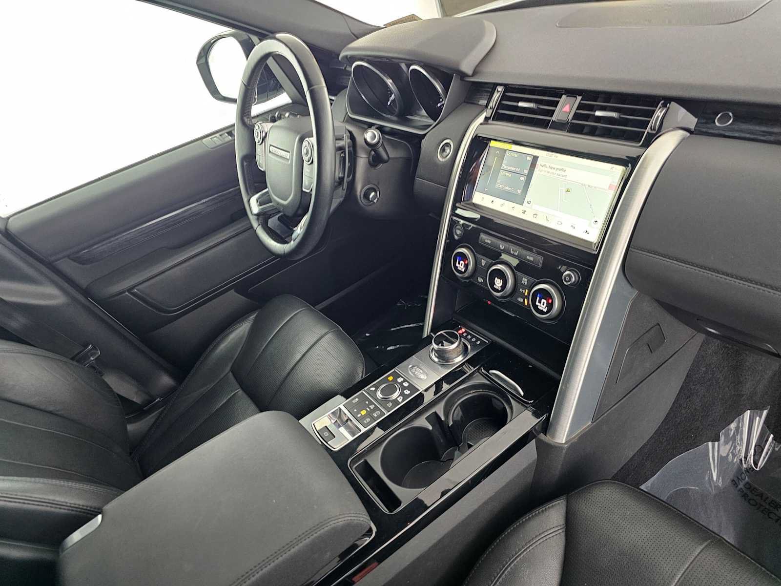 Used 2017 Land Rover Discovery HSE AWD/4WD image 11